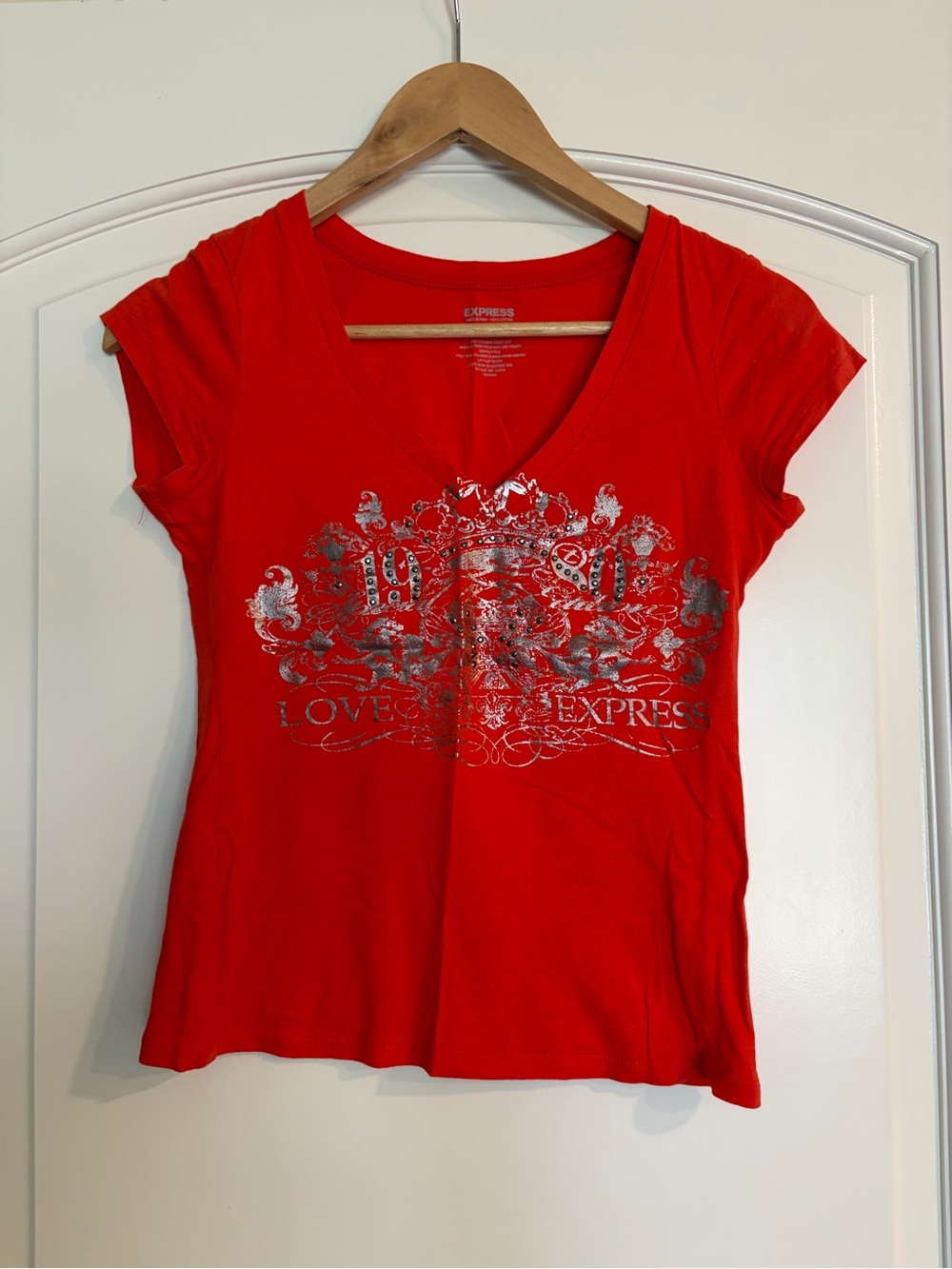 Express Women’s Red Orange V-Neck Graphic Tee XXS